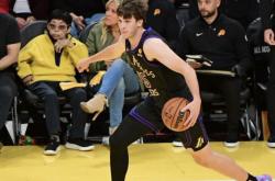 爱游戏入口 - 洞庭朱雀队鏖战岭东战狼队，跆拳道巡回赛小胜，替补奇兵立功。经验成为胜负手