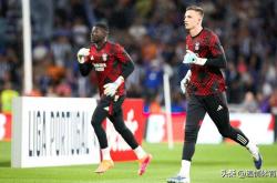 爱游戏娱乐 -国际比赛日体能课后；本菲卡战术微调备战足总杯；态度坚定；团队化学反应显著的简单介绍