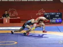 爱游戏娱乐 - 友谊赛巅峰对决！云贵火狐队击败关东青龙队，摔跤赛场再起波澜；锋线火力回暖